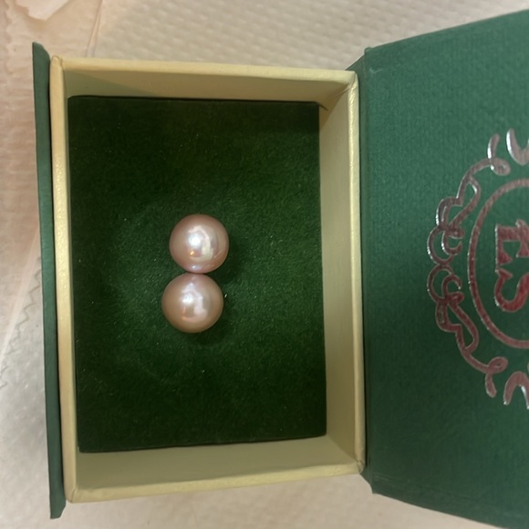 Edison Pearl Studs 9.5mm - Picture 3 of 5